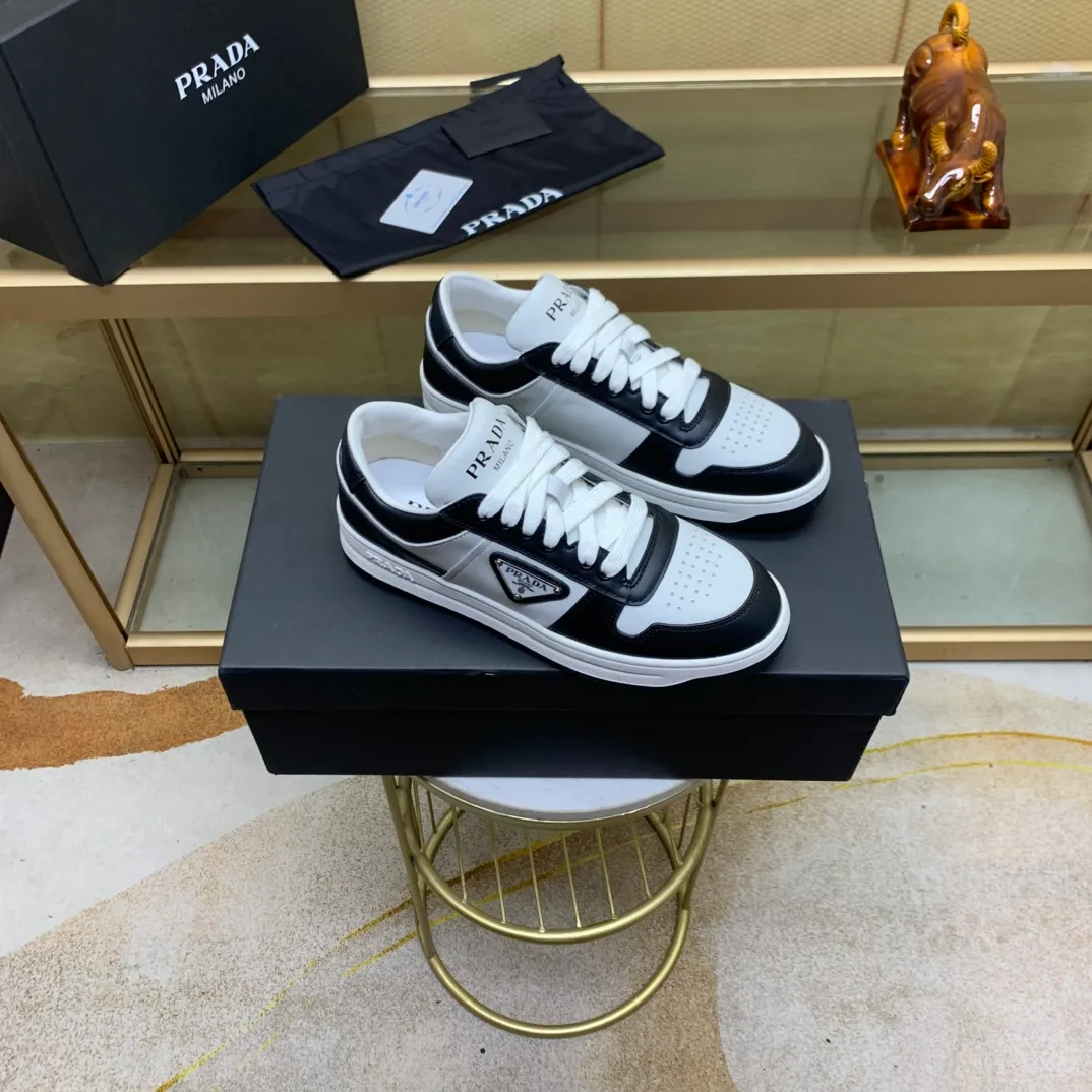 💰660.巜PRADA》Prada: Top 🔝purchasing agent🔍🔍The latest men’s counters are on sale simultaneously, high-quality original calfskin imported from Italy 🇮🇹. Brand logo* (prominent·high-end·noble·class·) exquisite workmanship (imported from Italy🇮🇹 Sole: Original sole provided by the original factory, ⚠️exclusive double-layer activity, TPR rubber, combination outsole; super comfortable, wear-resistant, non-slip, environmentally friendly🌳🌳🌳, real shot🎬The real thing is more beautiful🔍🔍 (high quality, follow the order) code number 38 to 44 (.45 customized)
